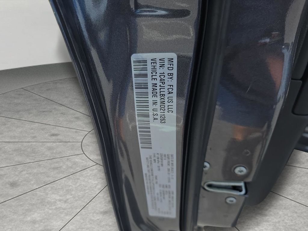 Used 2021 Gray Jeep Latitude Plus image 34