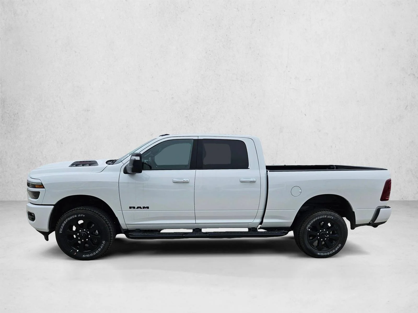 New 2026 Bright White Clear-Coat Exterior Paint RAM Laramie image 8