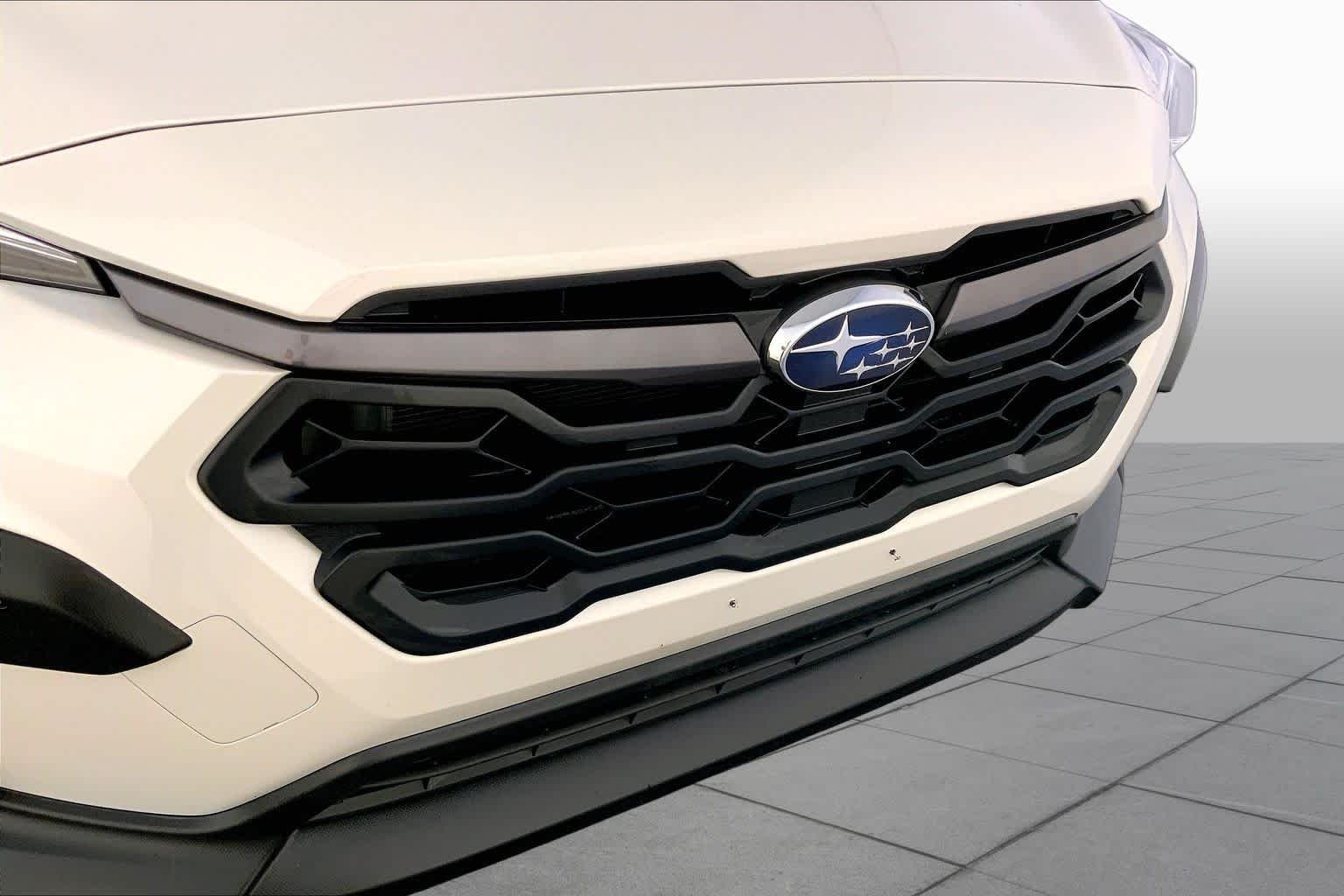 Used 2024 Crystal White Pearl Subaru Limited image 32