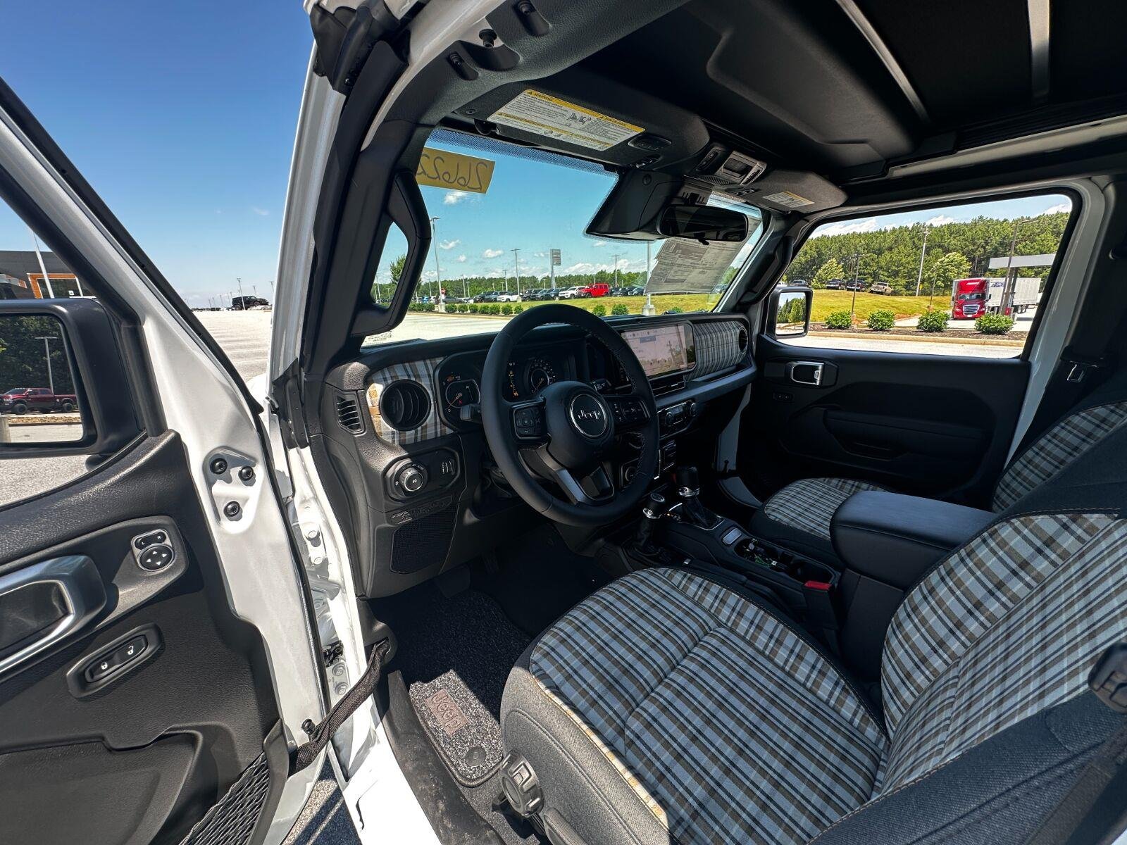 New 2026 Bright White Clear-Coat Exterior Paint Jeep 85th Anniversary image 8