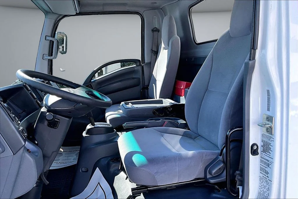 2022 Isuzu NRR - Photo 15