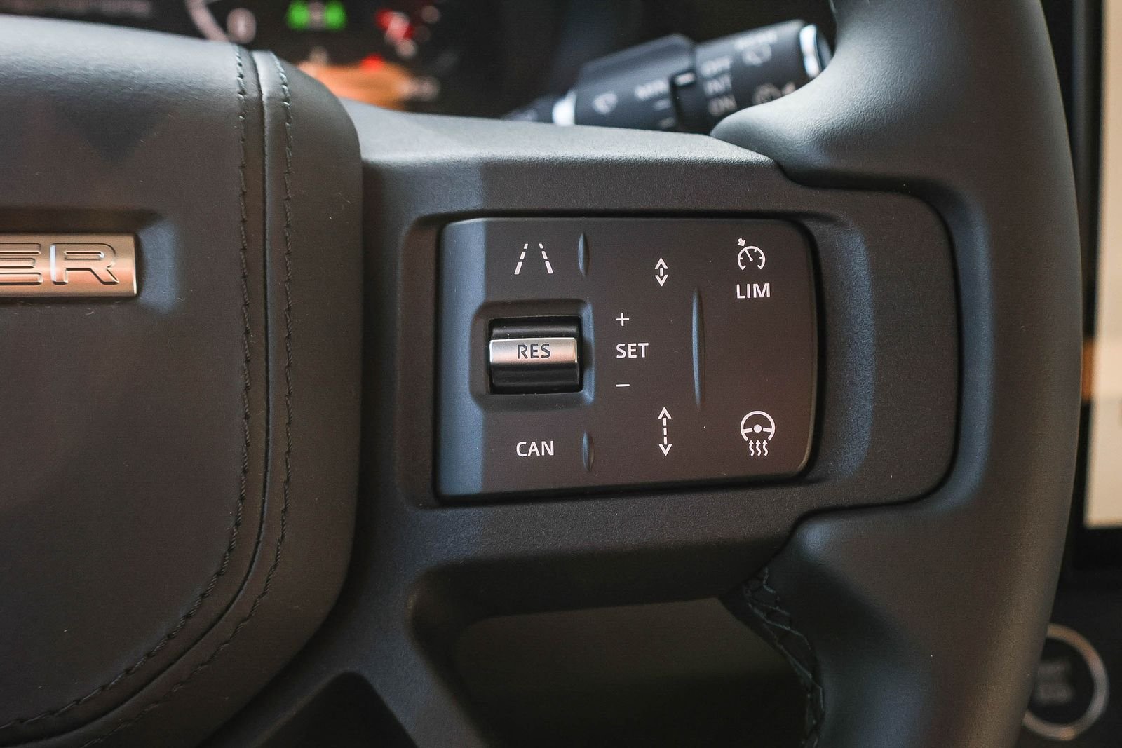 2026 Land Rover Defender X - Photo 32