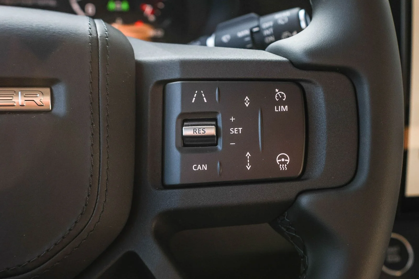 New 2026 Santorini Black Land Rover X image 32