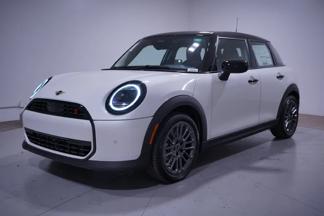 2027 MINI 4 Door Signature Plus