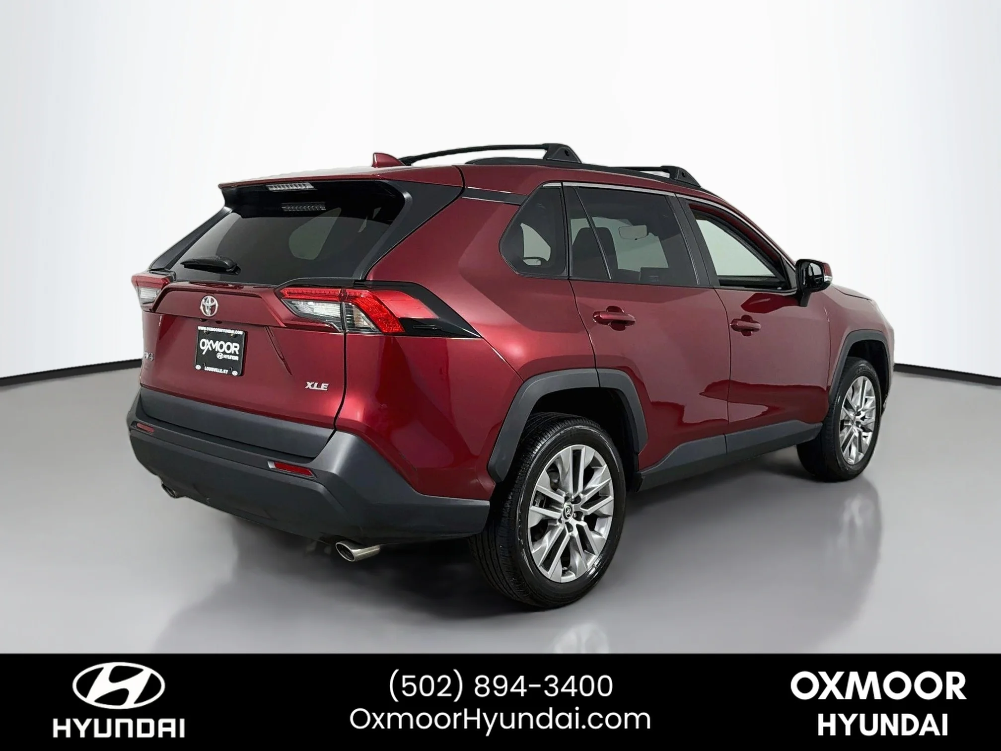 Used 2025 Ruby Flare Pearl Toyota XLE Premium image 7