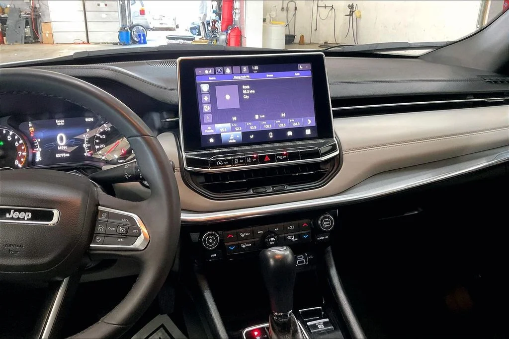 Used 2023 White Jeep Limited image 5