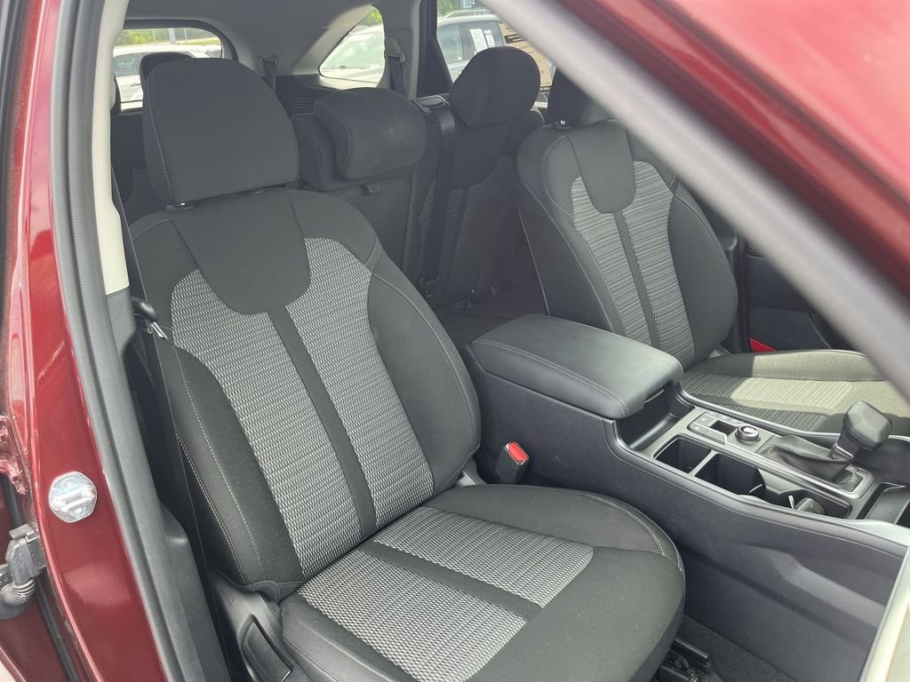 Used 2025 Red Kia LX image 31