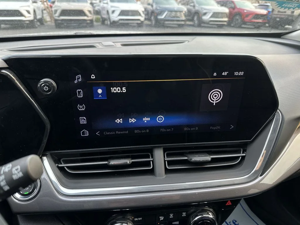 Used 2024 Gray Chevrolet ACTIV image 16
