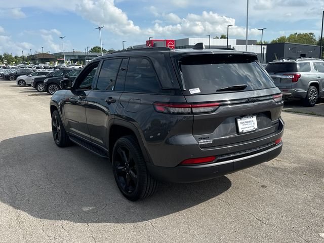 Used 2025 Gray Jeep Limited image 3