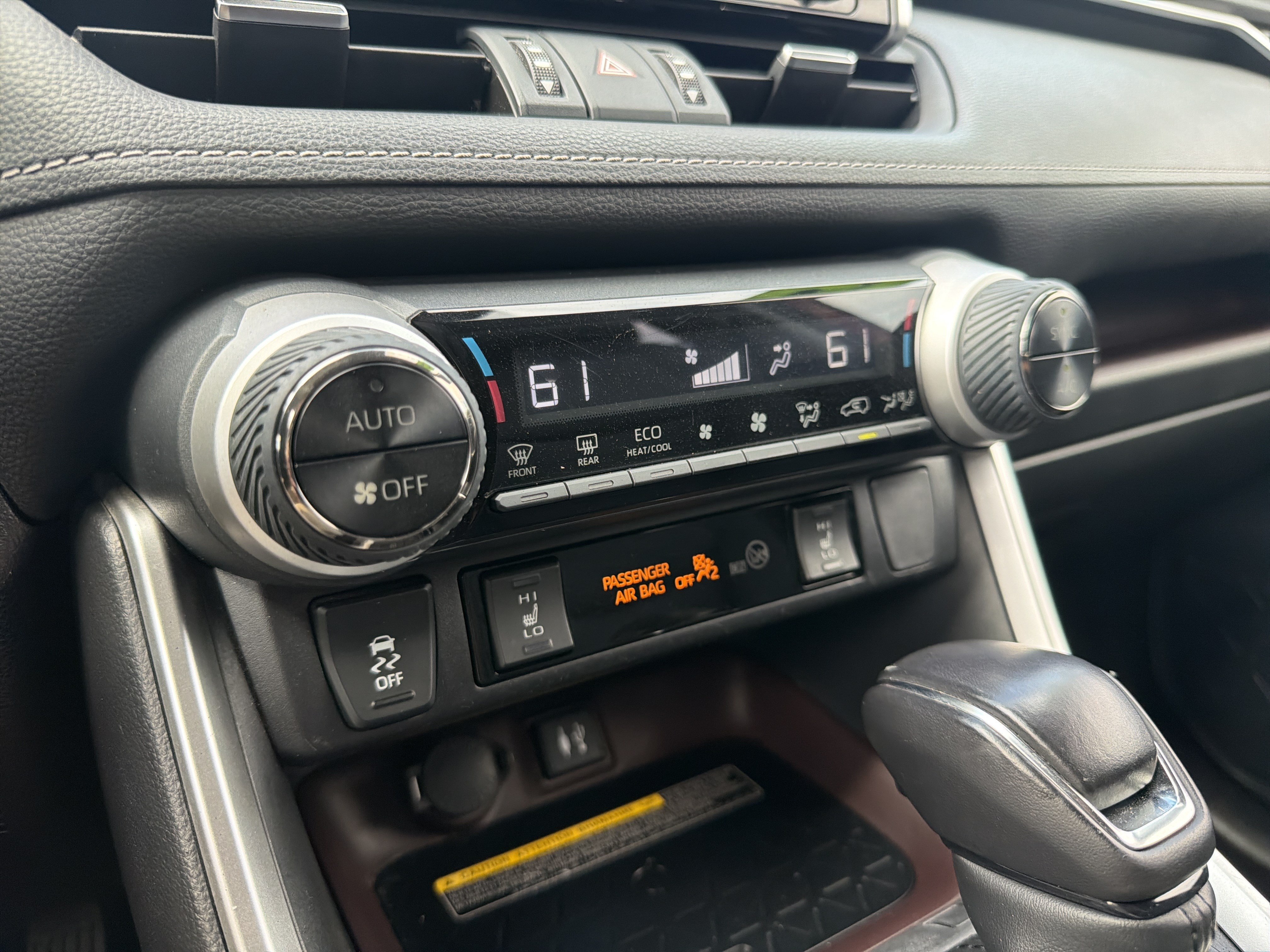 Used 2019 Pearl Toyota Limited image 8