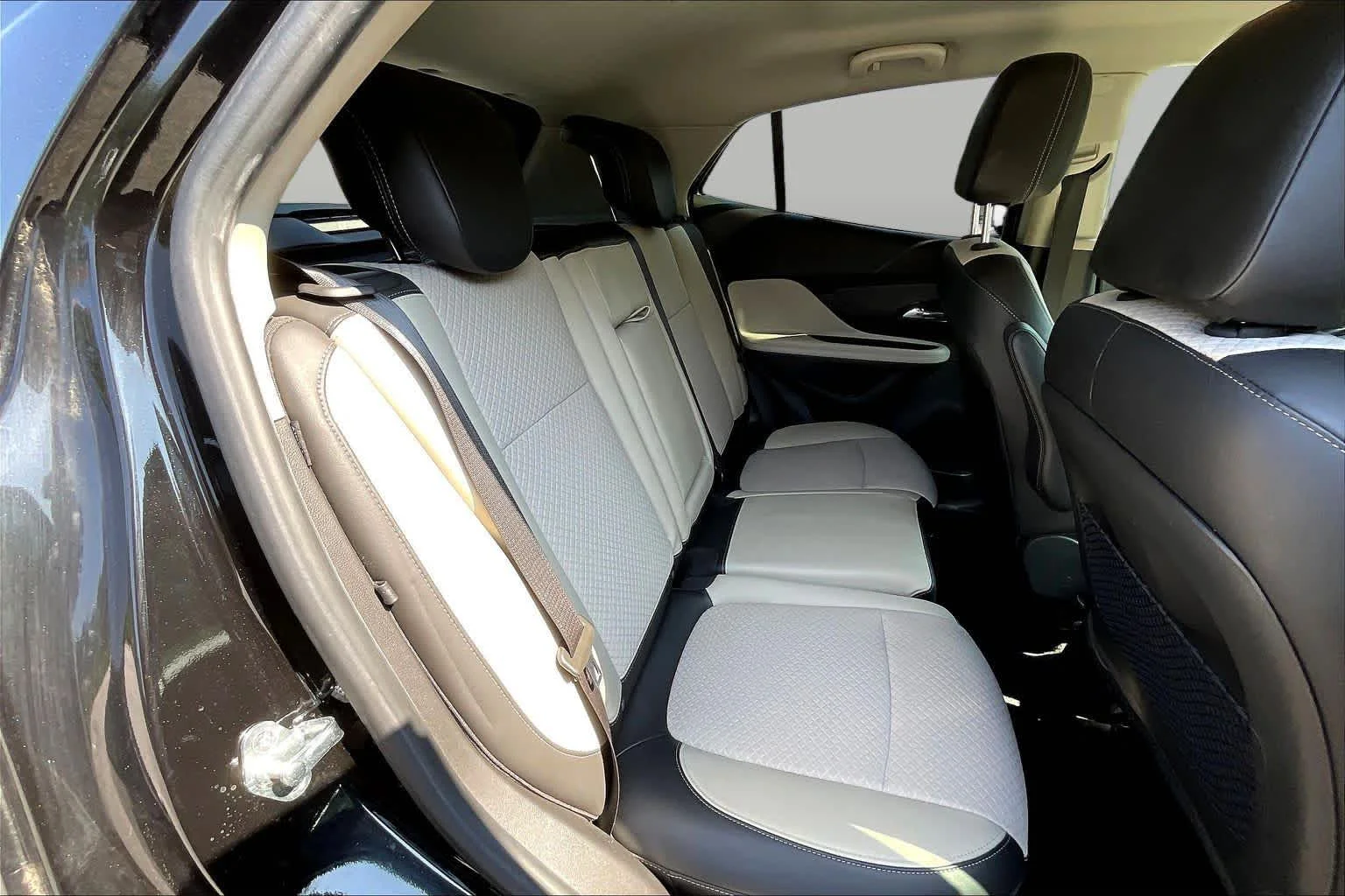 Used 2019 Ebony Twilight Metallic Buick Preferred image 20