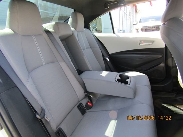 Certified Used 2022 Classic Silver Metallic Toyota SE image 27