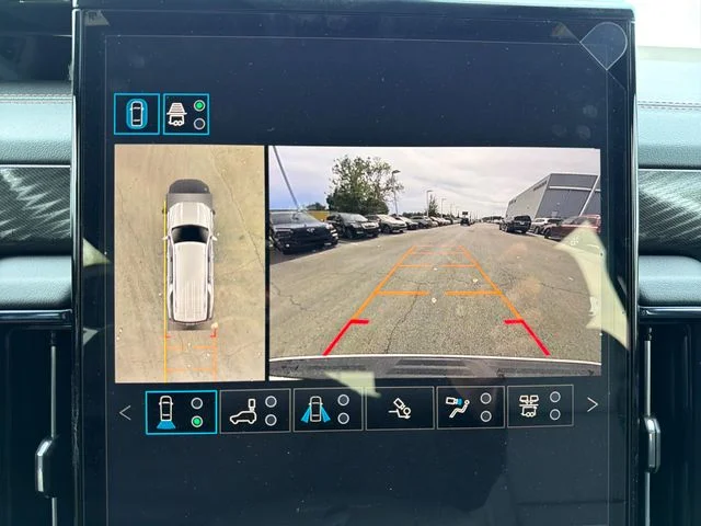 New 2026 White GMC AT4 image 13