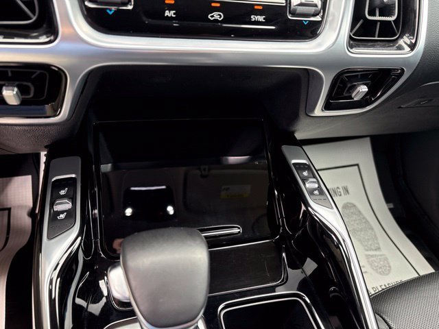 Used 2022 Green Kia X-Line SX Prestige image 29