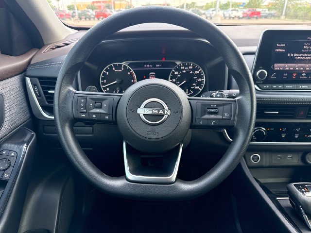 Used 2023 Red Nissan S image 15