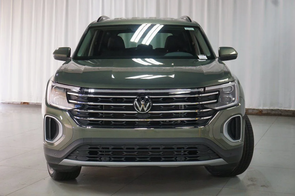 New 2026 Green Volkswagen 2.0T SE w/Technology image 5