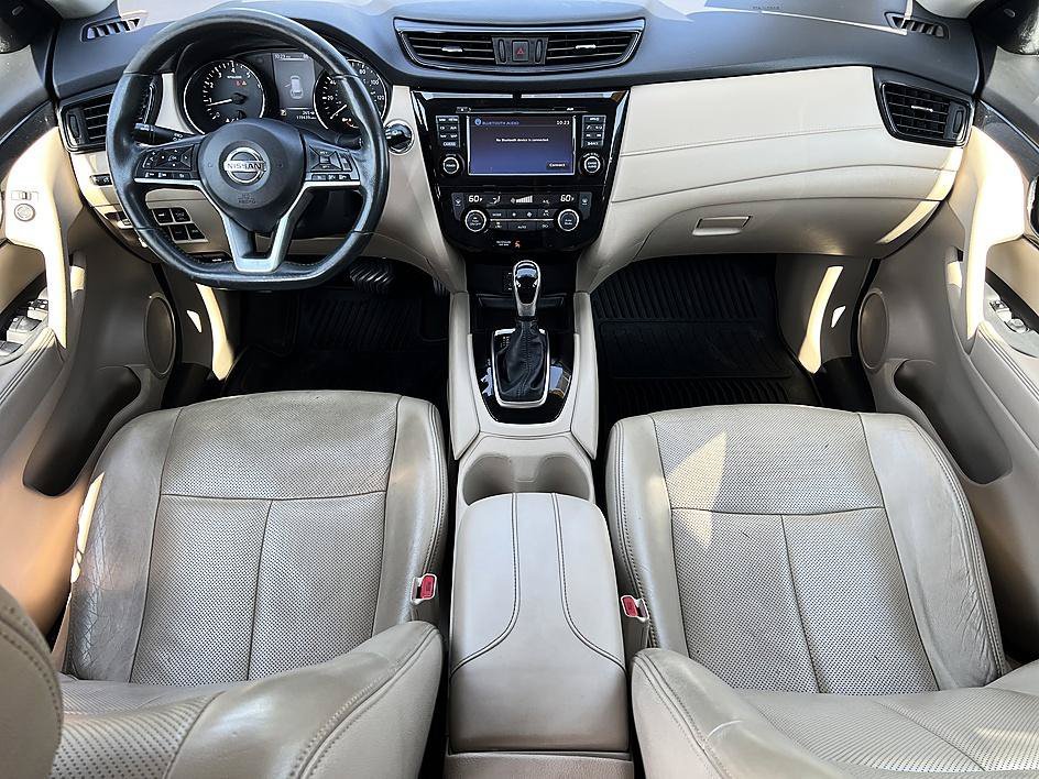 Used 2017 Gun Metallic Nissan SV image 18