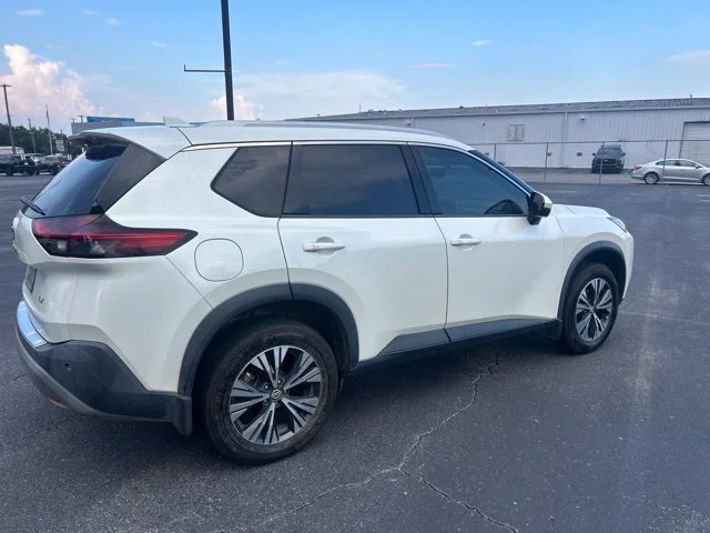 Used 2021 White Nissan SV image 4