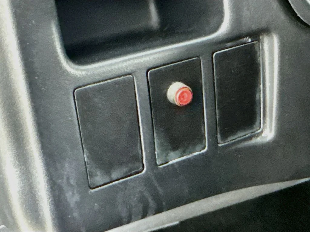 Used 1997  Toyota Base image 10
