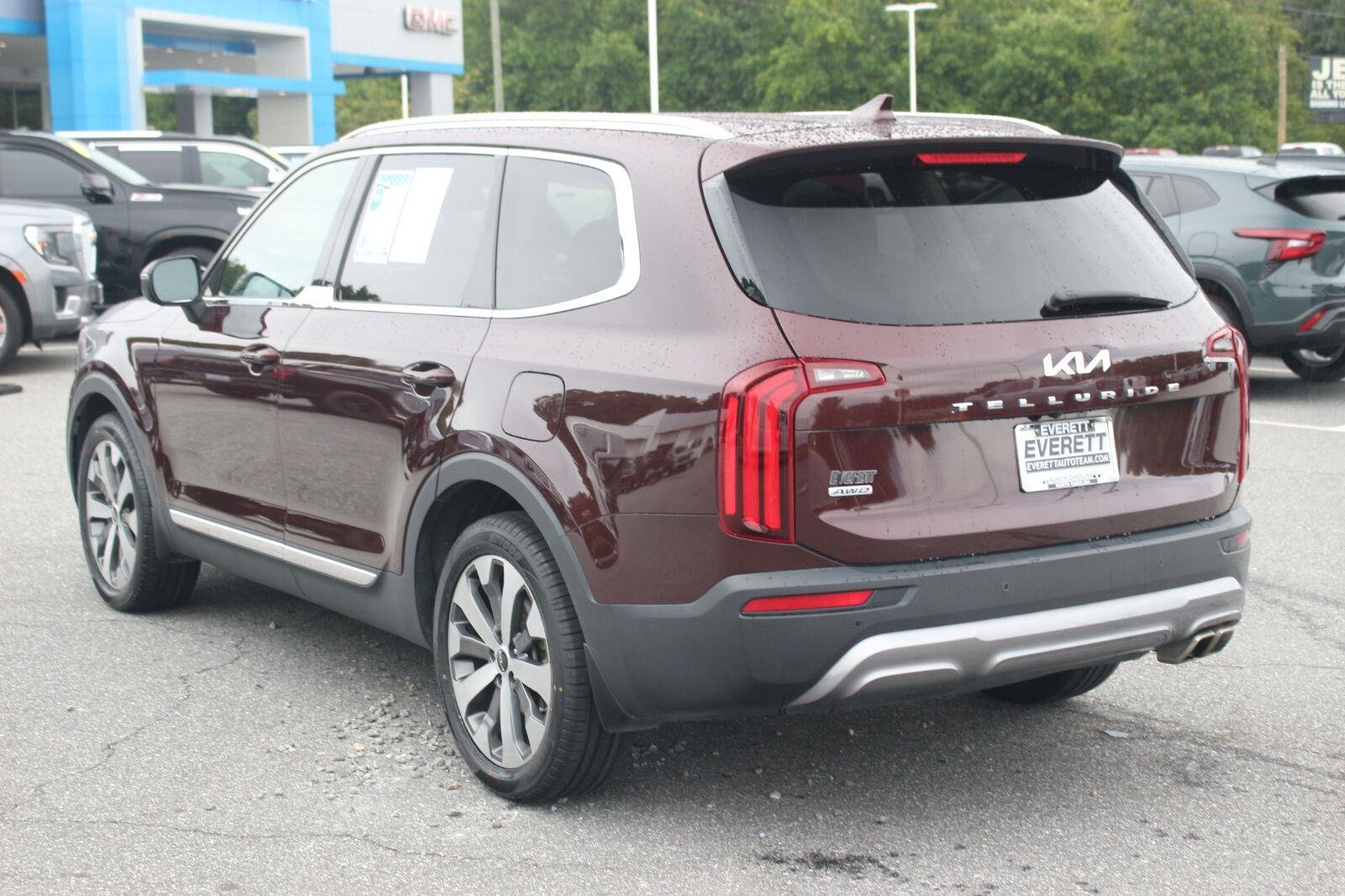 Used 2022 Red Kia EX image 5