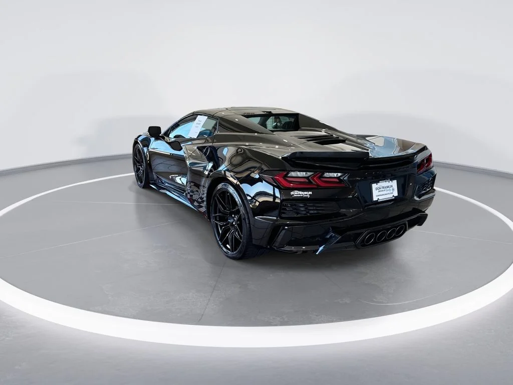 Used 2025 Black Chevrolet Z06 image 8