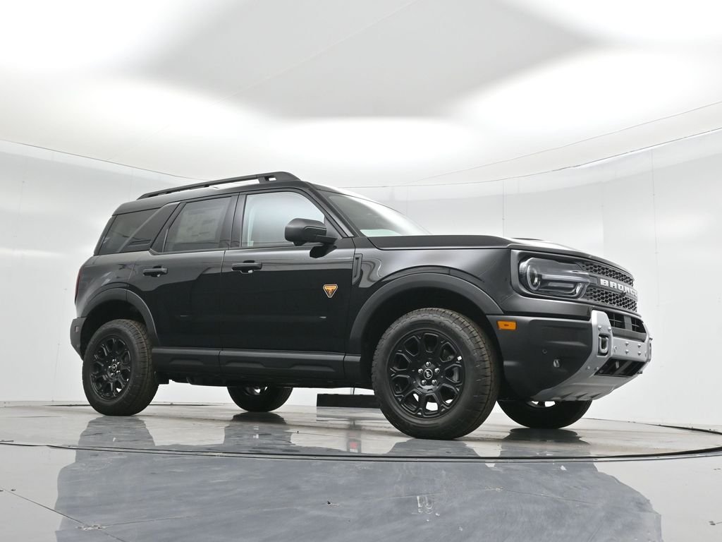 New 2025 Shadow Black Ford Badlands image 3