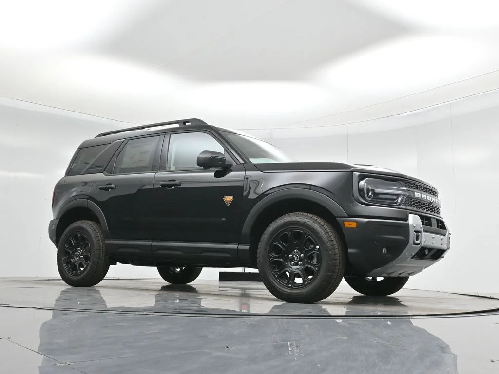 New 2025 Black Ford Badlands image 3