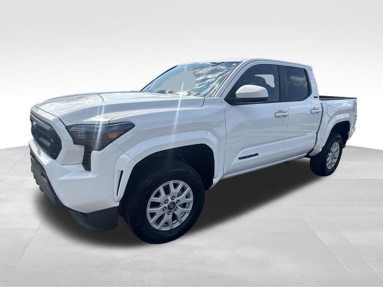 Certified Used 2025 White Toyota SR5 image 1