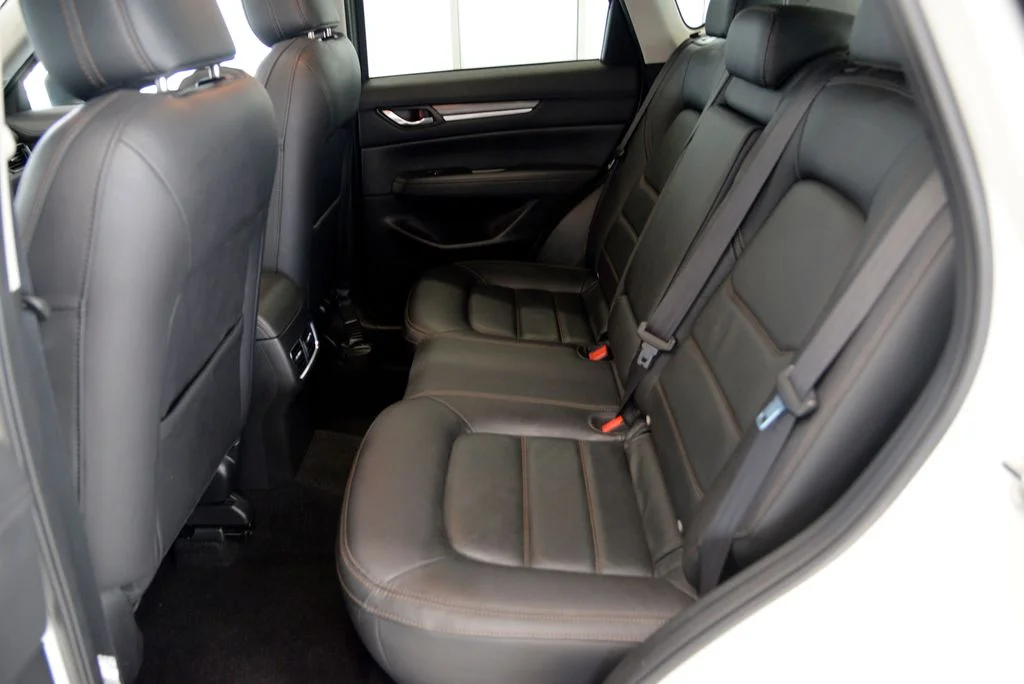 Used 2020 White Mazda Grand Touring image 28