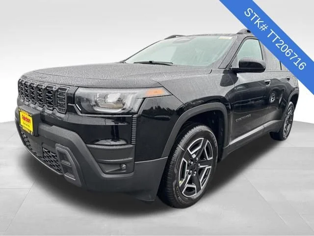 New 2026 Diamond Black Crystal Pearl-Coat Exterior Paint Jeep Laredo image 3