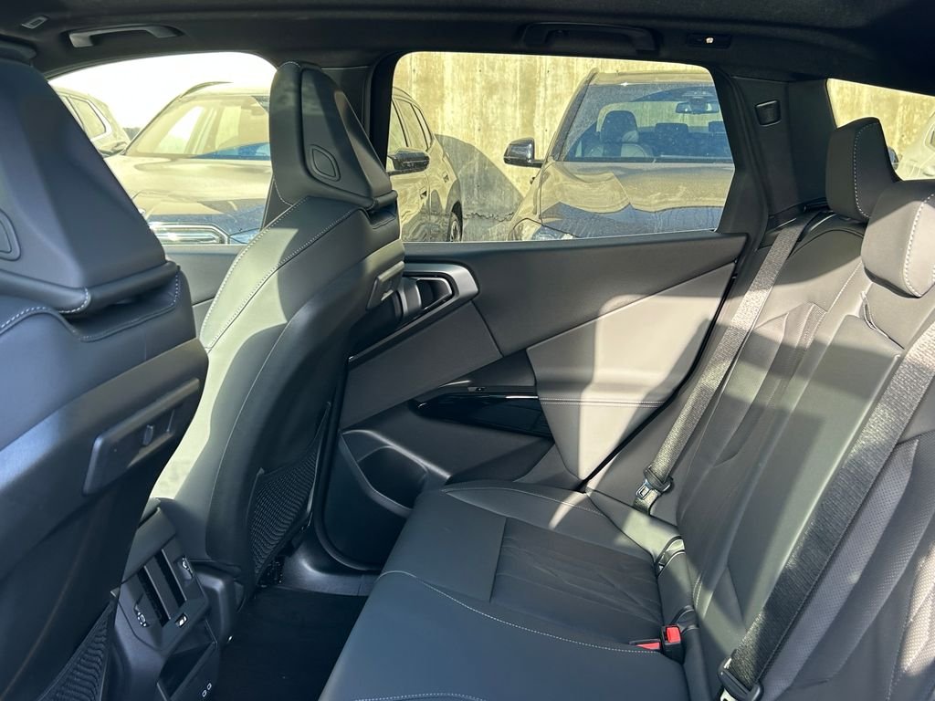 New 2026 Black Sapphire Metallic BMW 30 xDrive image 31