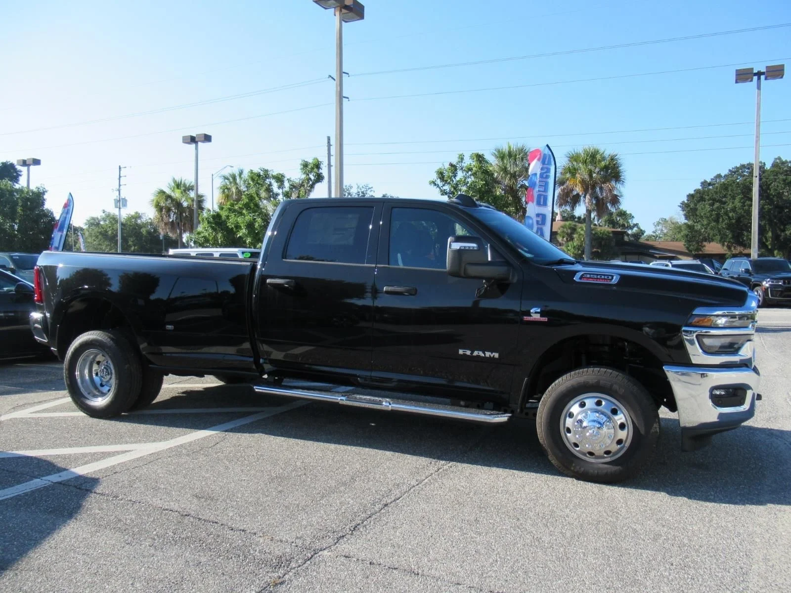 New 2026 Diamond Black Crystal Pearl-Coat Exterior Paint RAM Big Horn image 2
