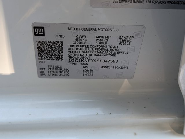 Used 2025 Summit White Chevrolet LT image 39