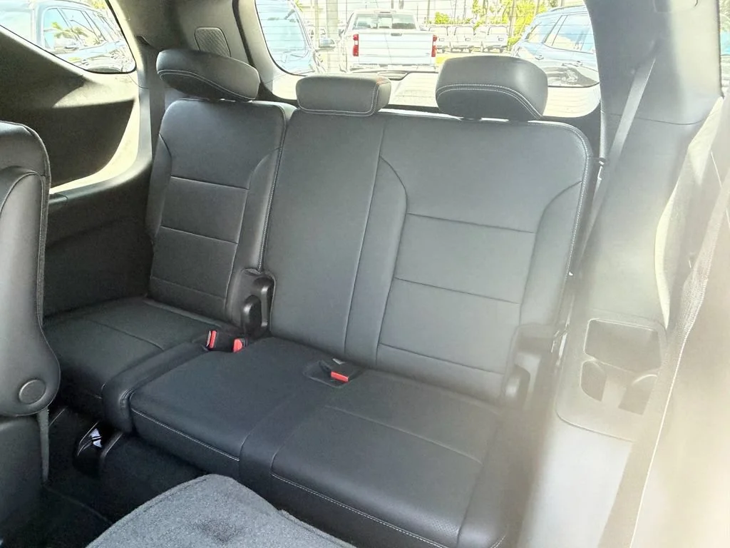 New 2026 Mosaic Black Metallic Chevrolet LT image 7