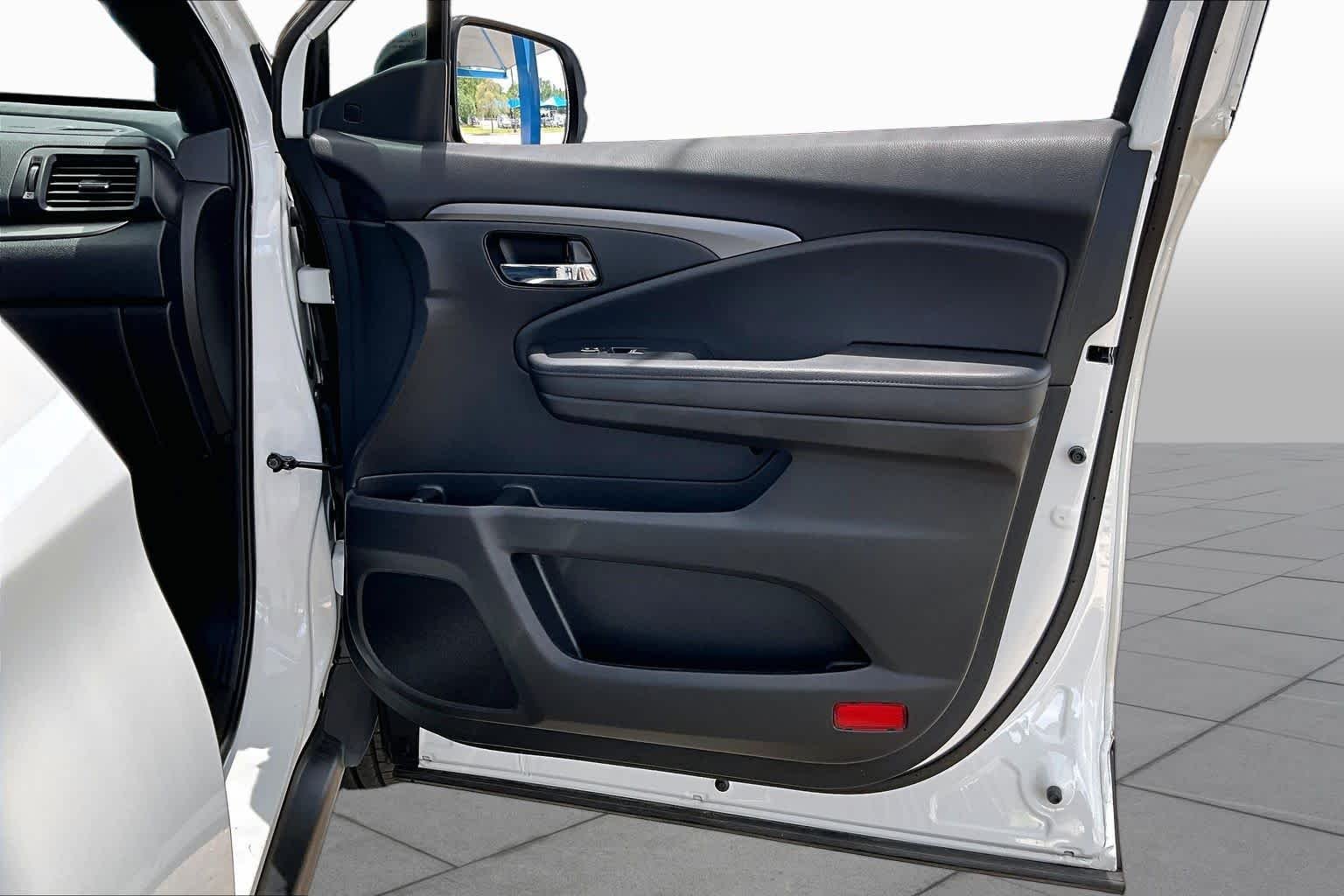 Used 2021 Platinum White Pearl Honda EX-L image 23
