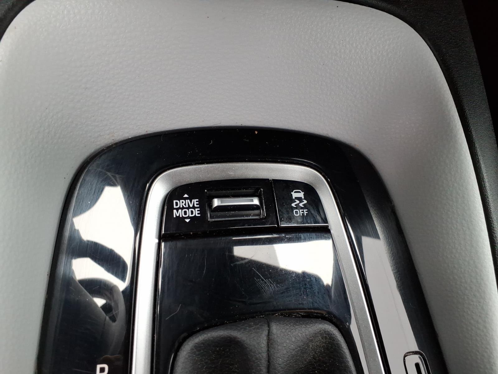 Used 2025 Ice Cap/Midnight Black Metallic Toyota FX image 5