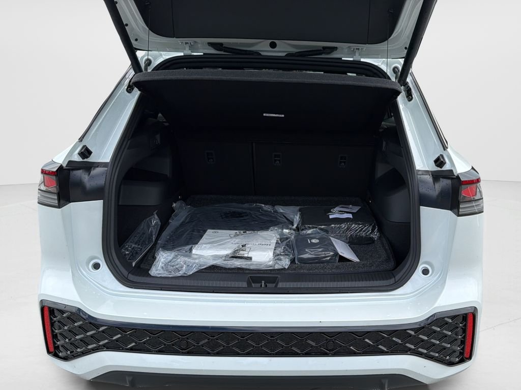 New 2026 Opal White Pearl Volkswagen 2.0T SEL R-Line Turbo image 11