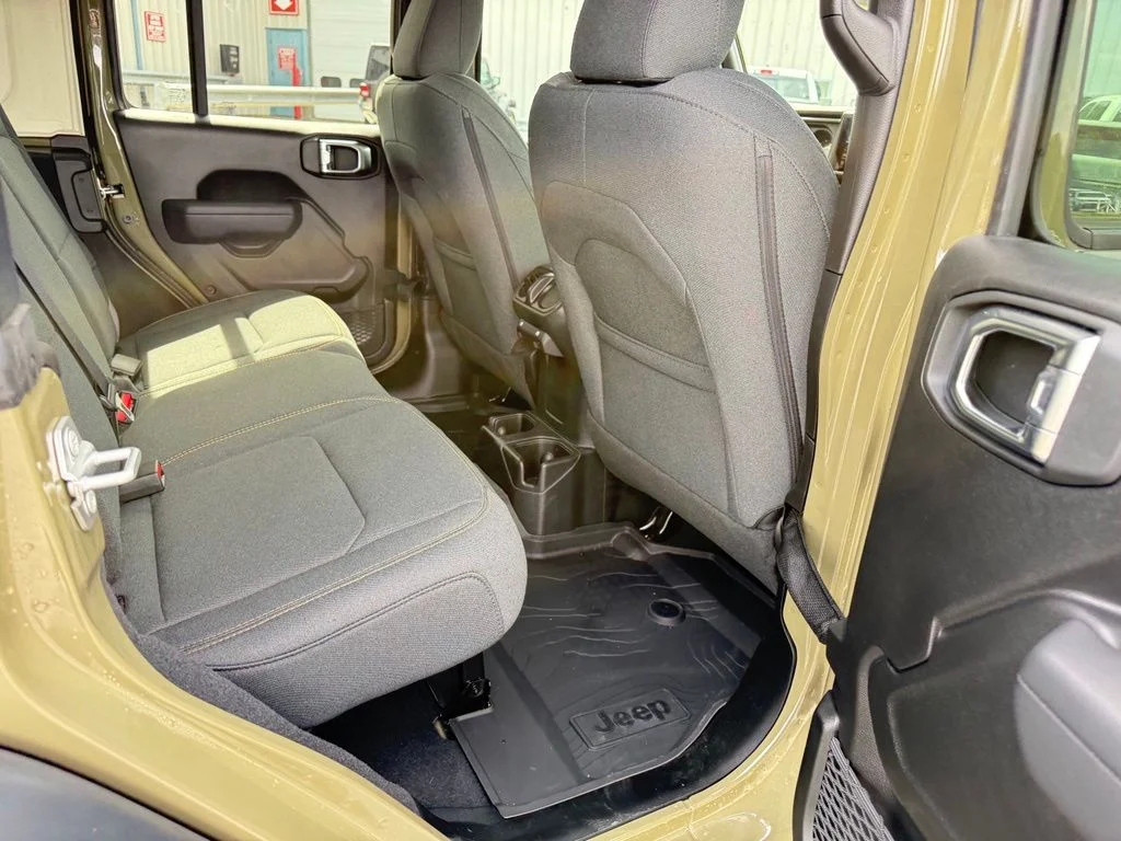 2025 Jeep Wrangler 4-Door Willys - Photo 27