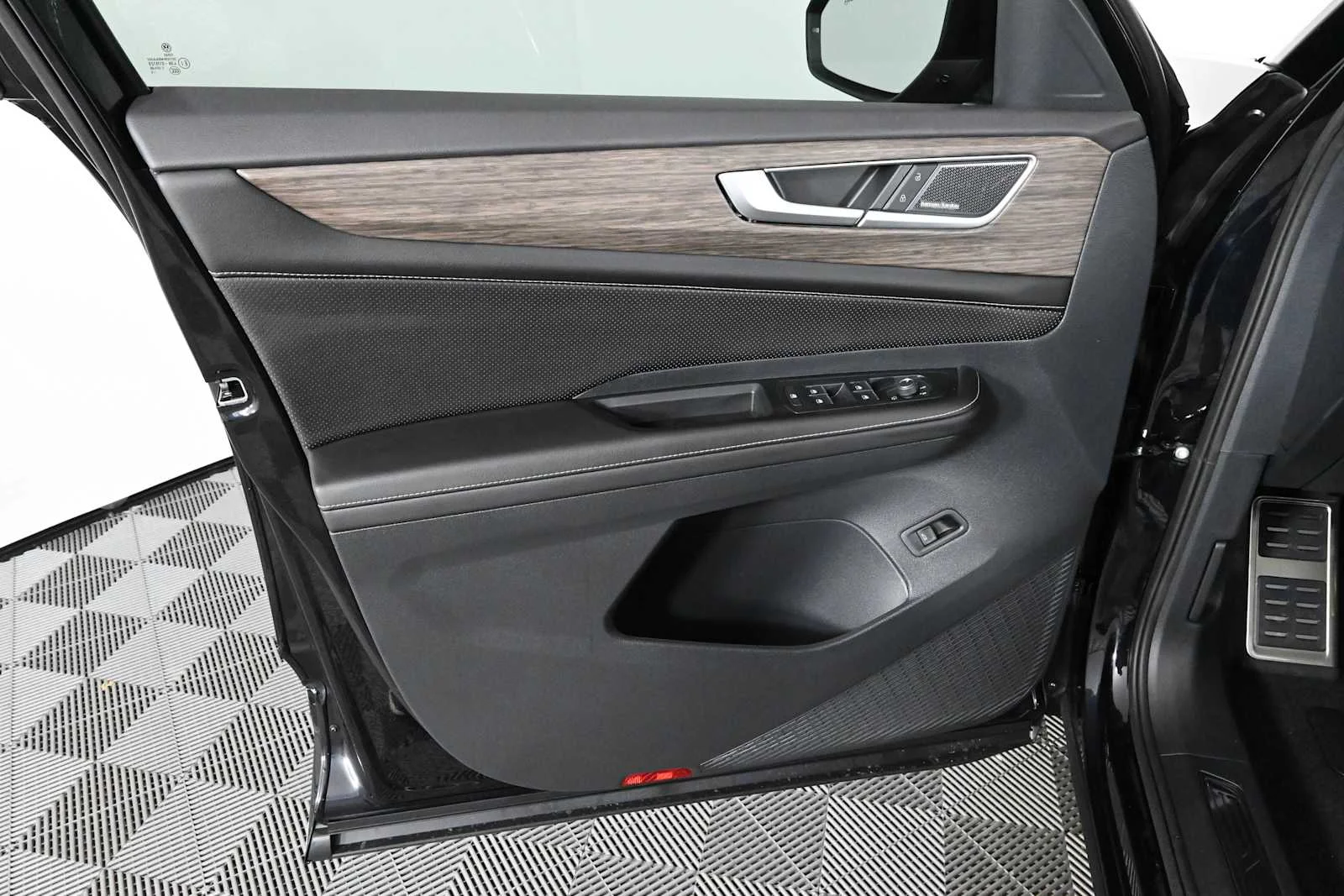 New 2026 Deep Black Pearl Volkswagen 2.0T SEL Premium R-Line image 22