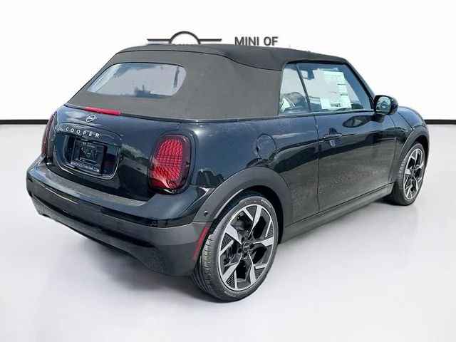 New 2026 Black MINI Signature Plus image 6