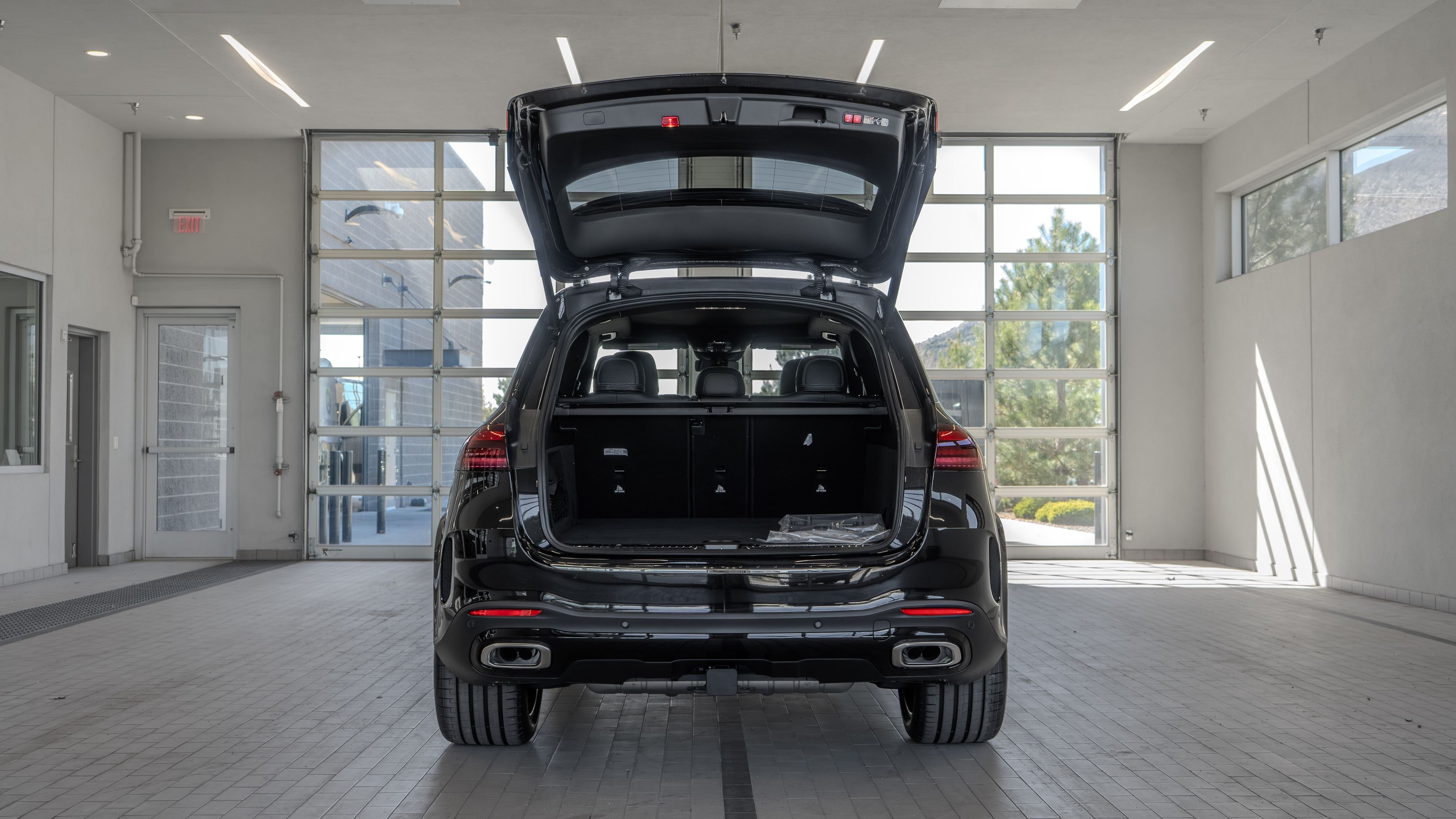 New 2026 Obsidian Black Metallic Mercedes-Benz GLE 580 image 16