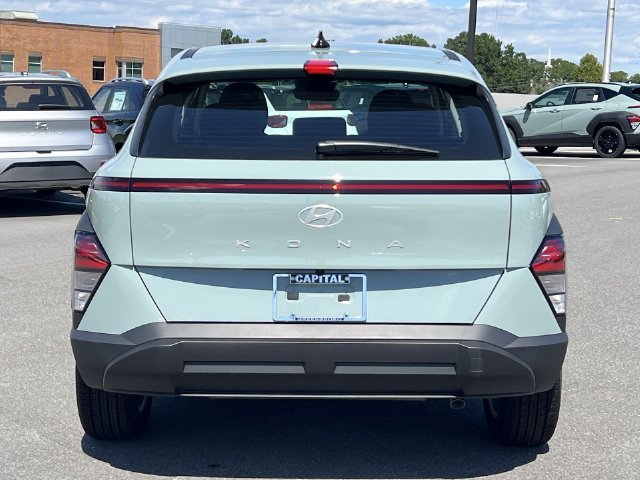 Used 2027 Green Hyundai SE image 12