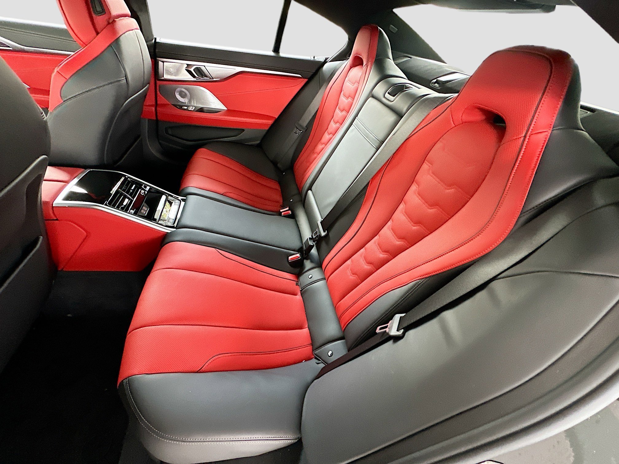 2025 BMW 8 Series Alpina B8 - Photo 19