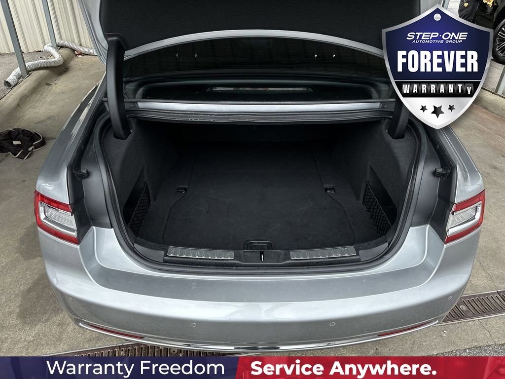 Used 2020 Silver Lincoln Reserve image 31