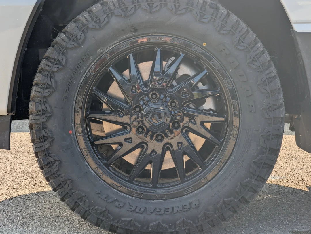 New 2026 White RAM Sport - - 4x4 - 2in Level Kit - Radar Renegade RT Tires on Tis Offroad Wheels - T. Cover & More! image 9