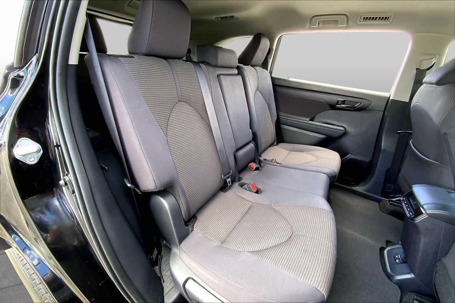 Used 2025 Midnight Black Metallic Toyota LE image 19