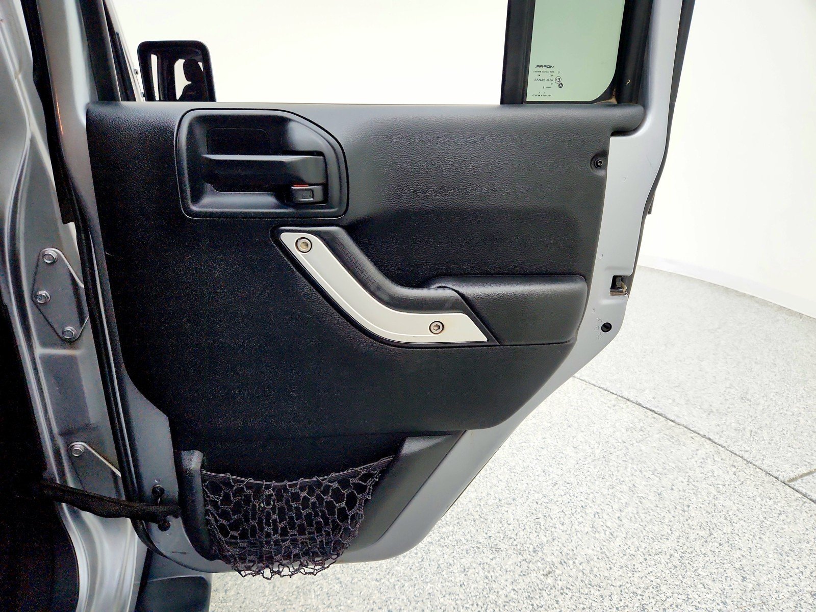 Used 2018 Billet Silver Metallic Clearcoat Jeep Sahara image 26