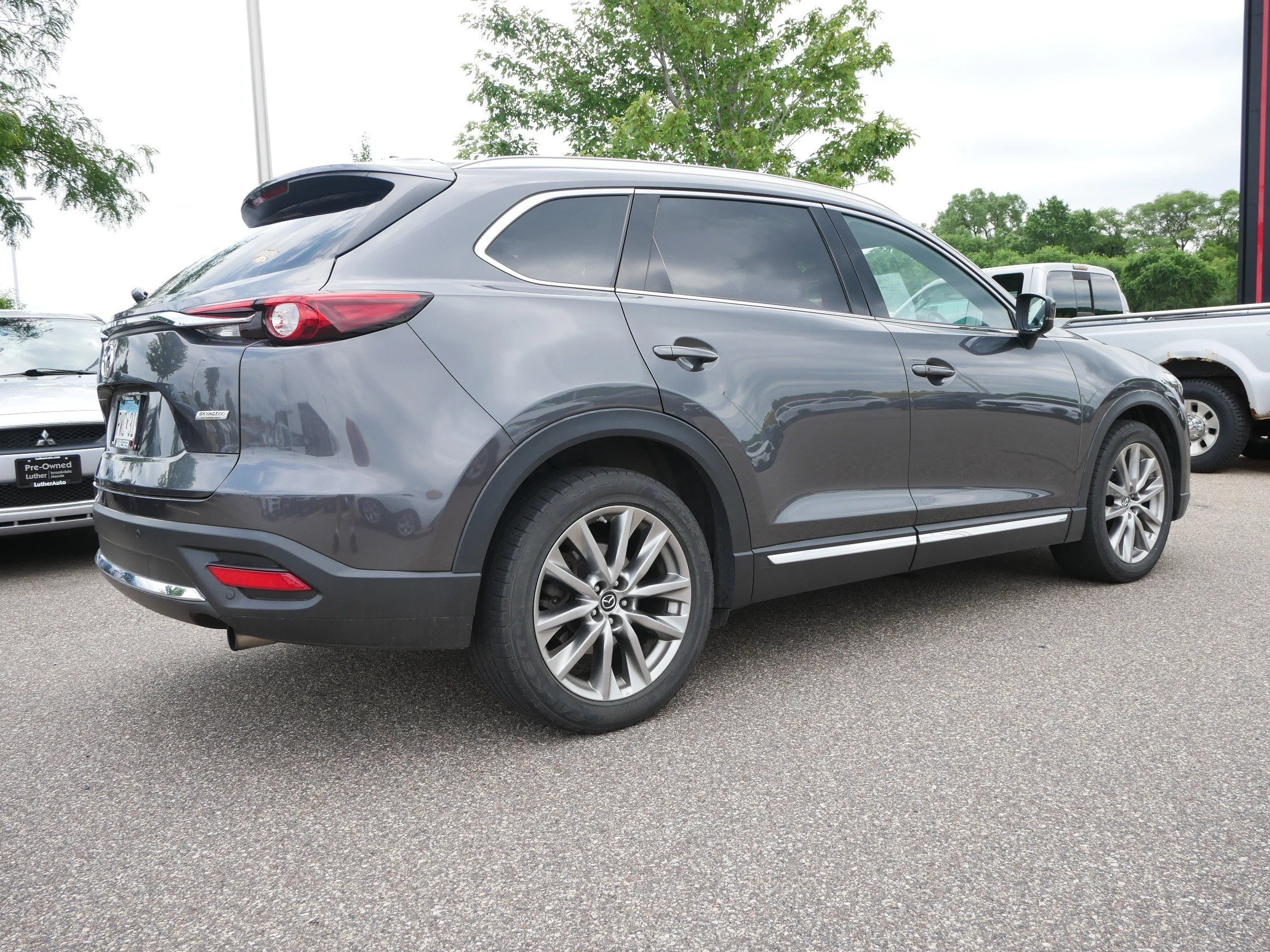 Used 2018 Machine Gray Metallic Mazda Grand Touring image 4