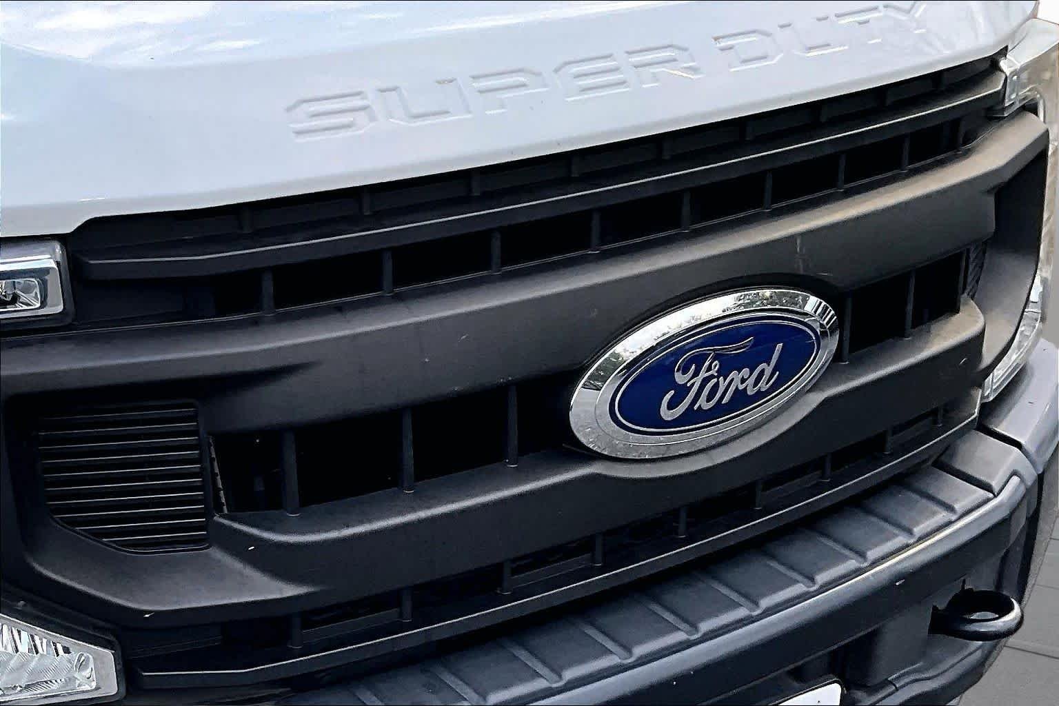 Used 2020 Oxford White Ford XL image 29