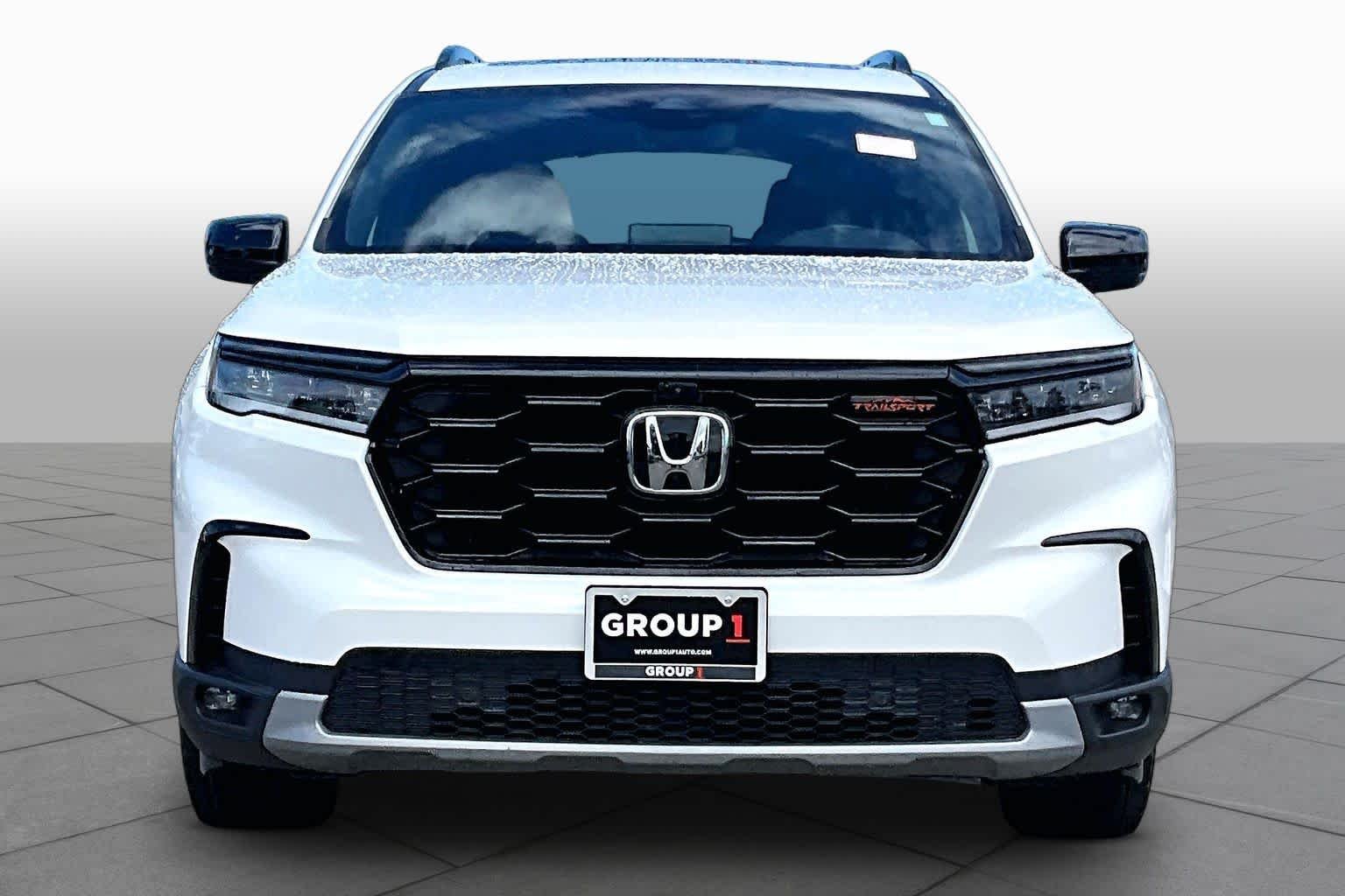 Used 2025 Platinum White Pearl Honda TrailSport image 4